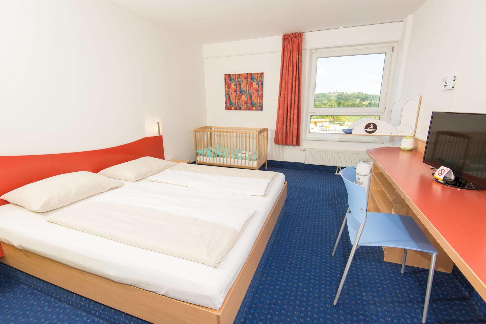 H2O Hotel-Therme-Resort, Fuer Familien Mit Kindern Bad Waltersdorf Exterior photo